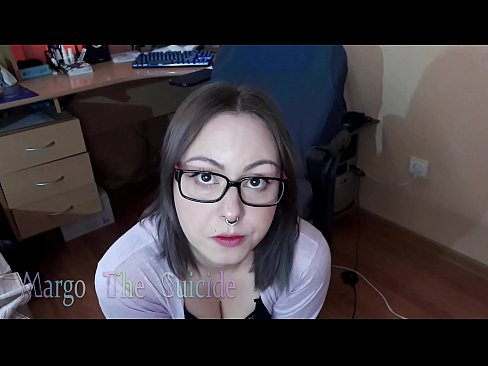 ❤️ Noia sexy amb ulleres xucla un consolador profundament davant la càmera Porno anal a nosaltres ❌️❤
